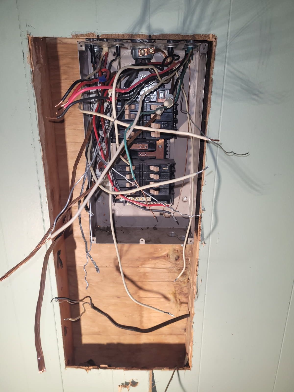 Gallery photos for Solar-Ready Panel Upgrade Enhances Safety: Image #3